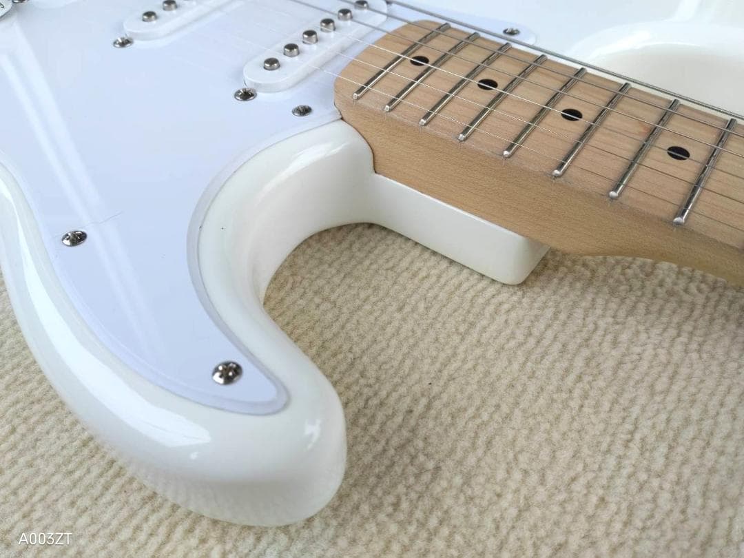 ギター Fender Squier Stratocaster Arctic White