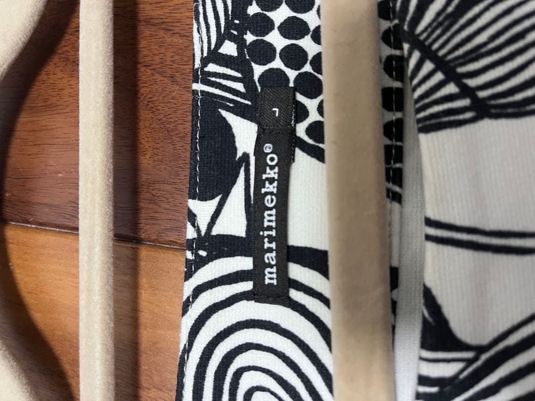 marimekko 植物柄 半袖ひざ丈ワンピース