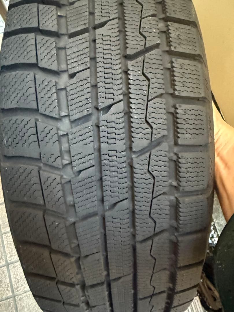TOYO スタッドレスタイヤ 215/65R16