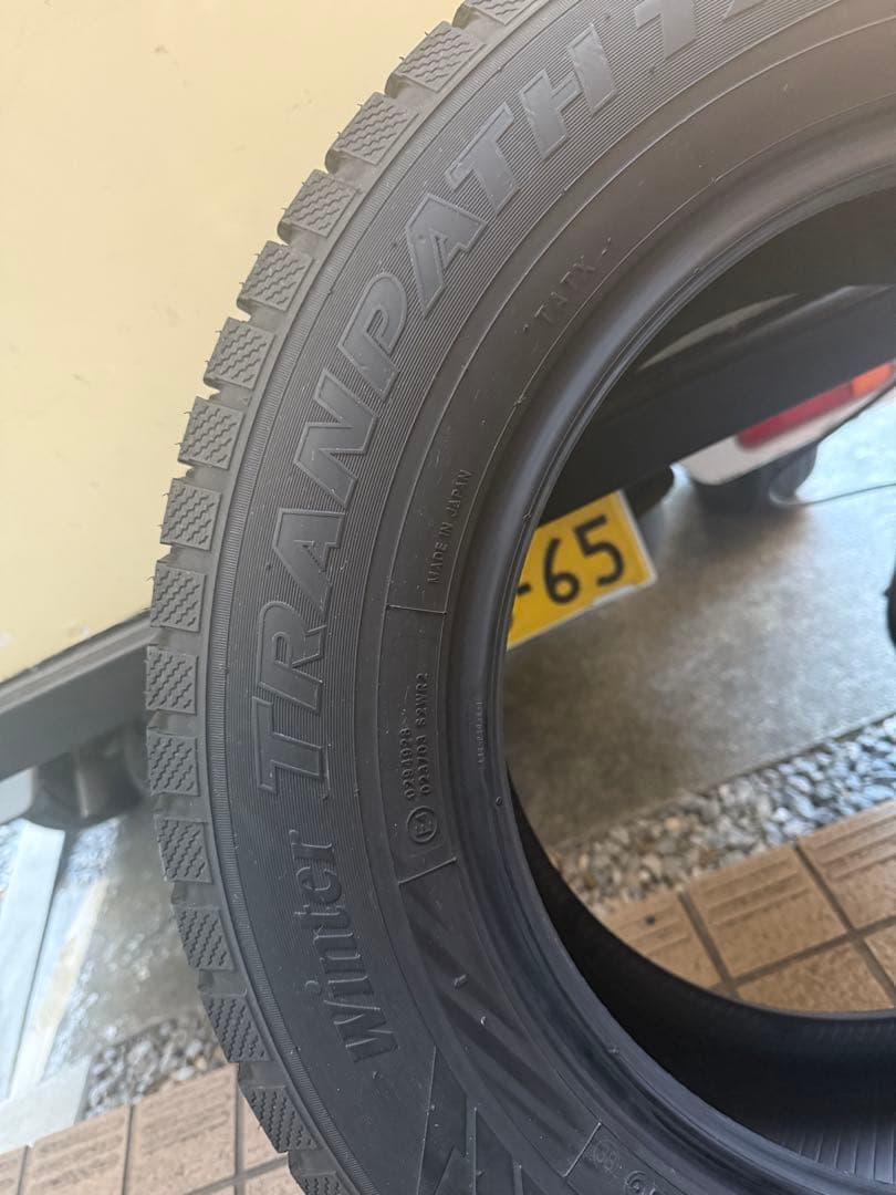 TOYO スタッドレスタイヤ 215/65R16