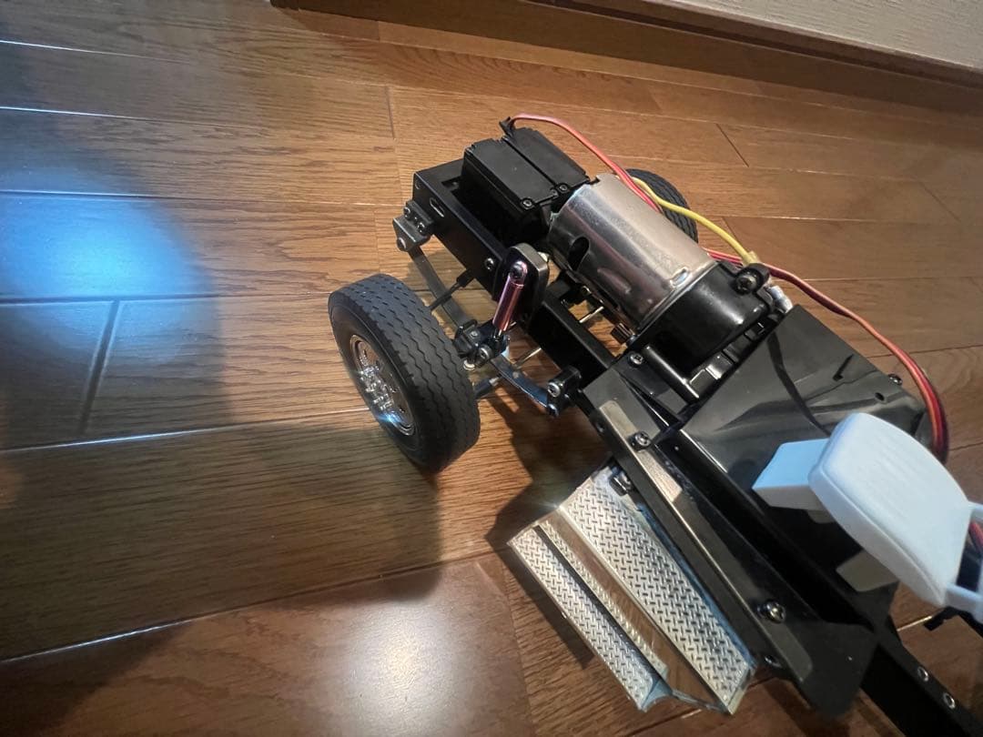 ゆ*じ様 タミヤ14分1トレーラーラジコンシャーシ