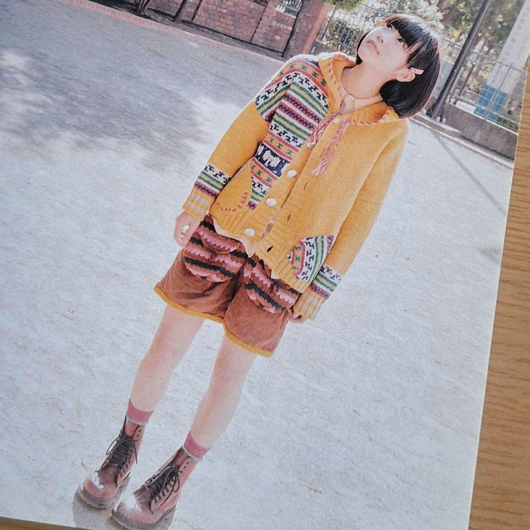 IDOL AND READ : 読むアイドルマガジン 002サイン入 + 写真