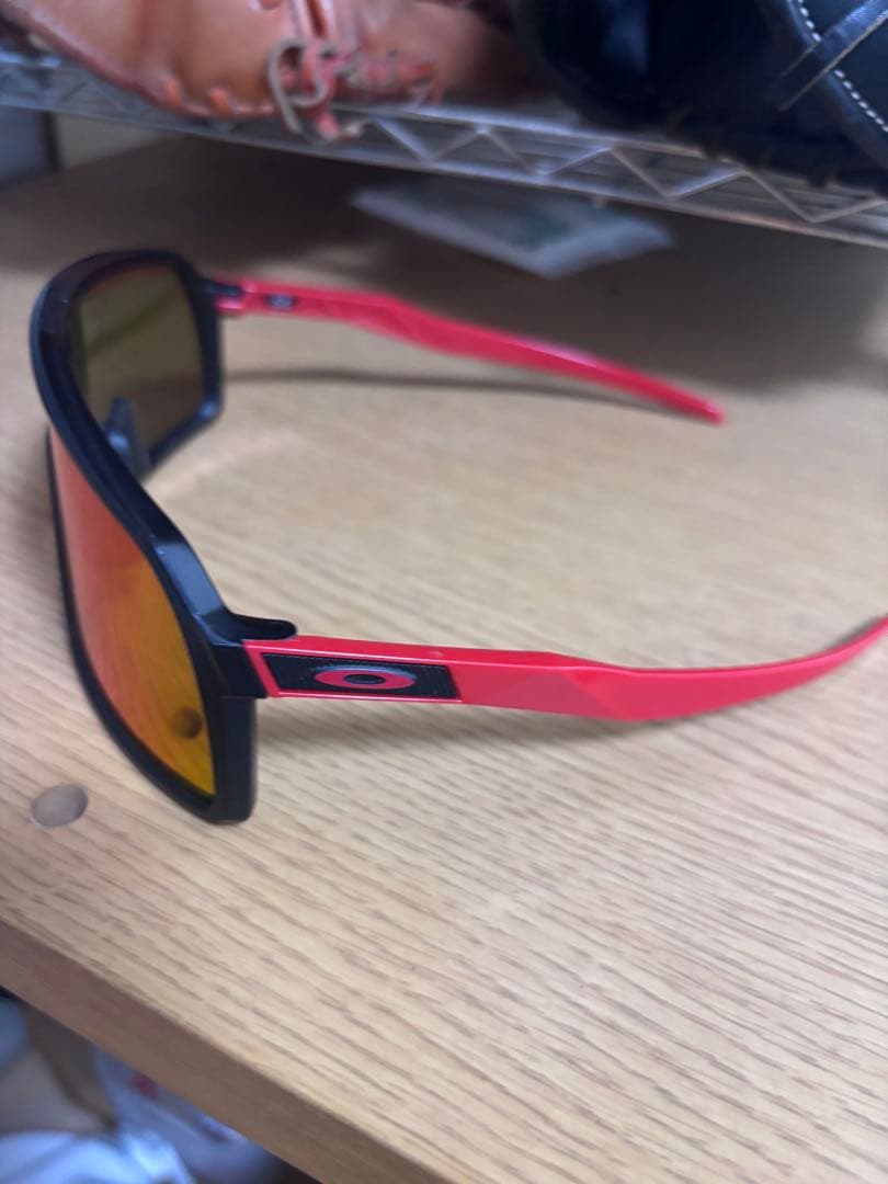 Oakley スポーツサングラス レッドレンズ