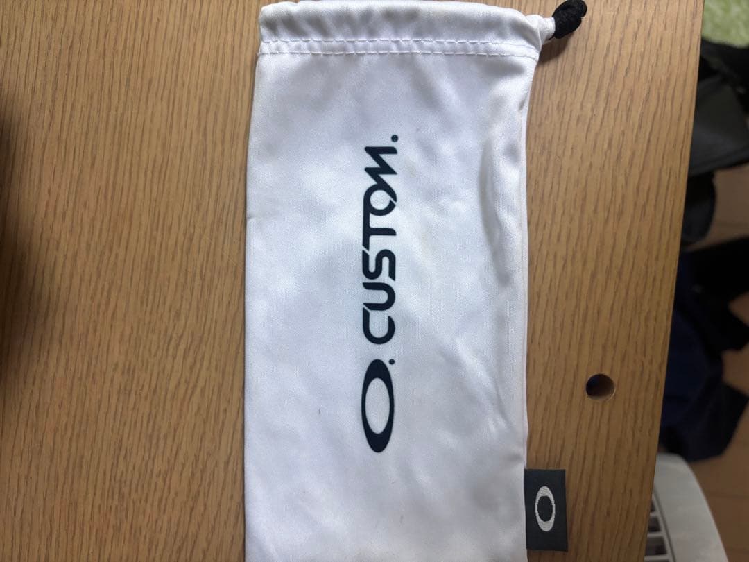 Oakley スポーツサングラス レッドレンズ