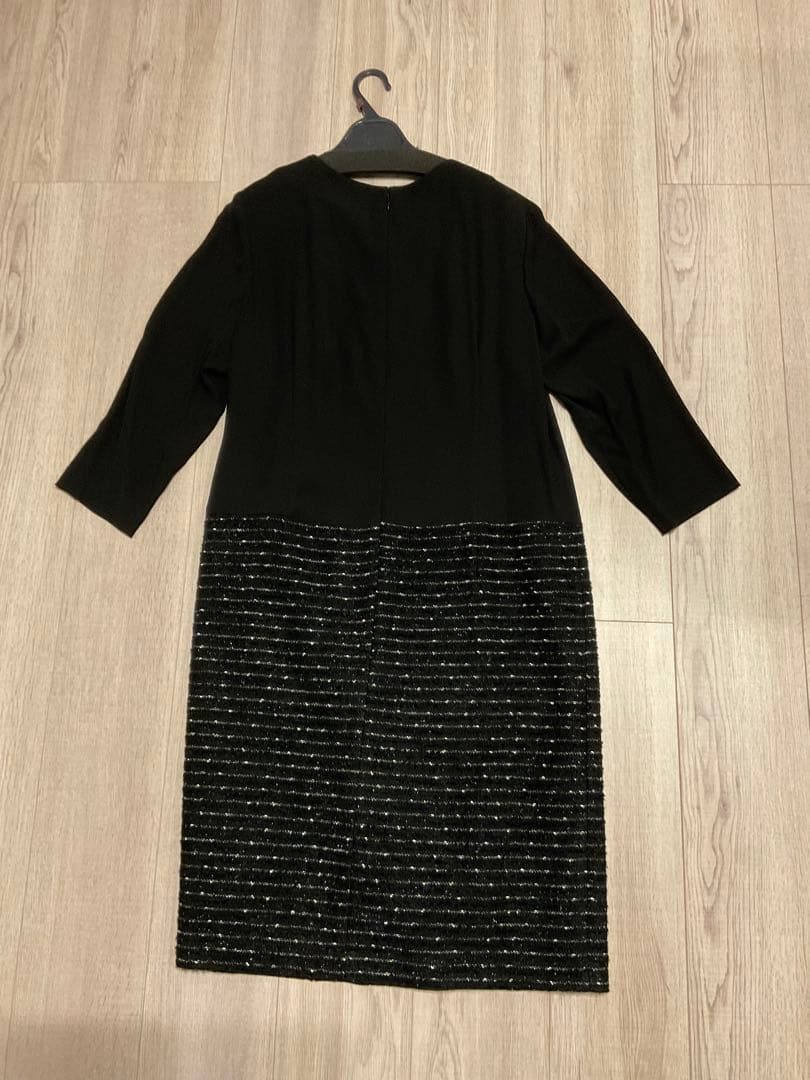 【新品・未使用】　自由区　ひざ丈ワンピース 46サイズ 黒