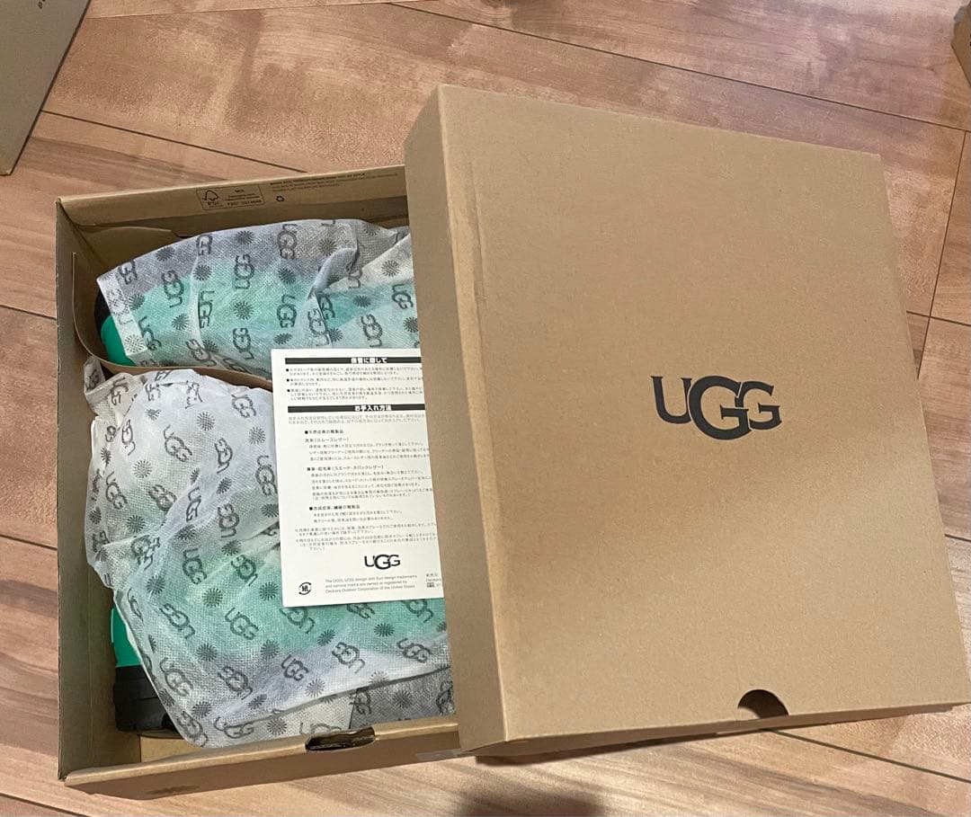新品　UGG Droplet グリーン　ショートブーツ　レイン25 スノー