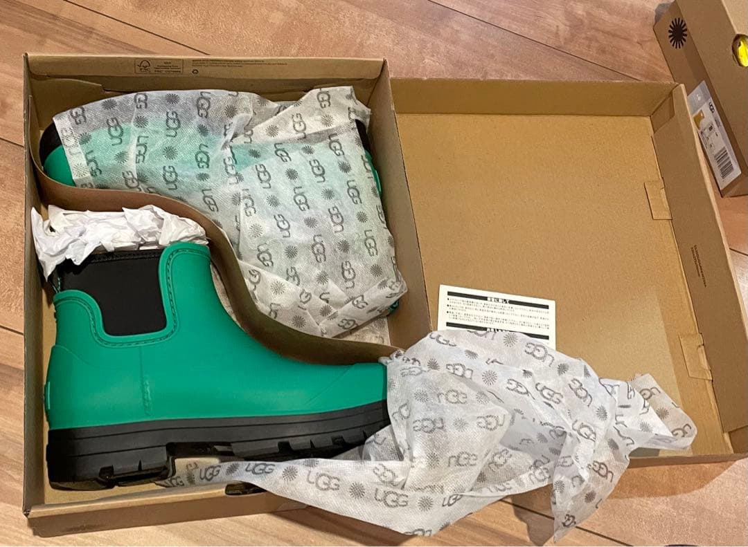 新品　UGG Droplet グリーン　ショートブーツ　レイン25 スノー