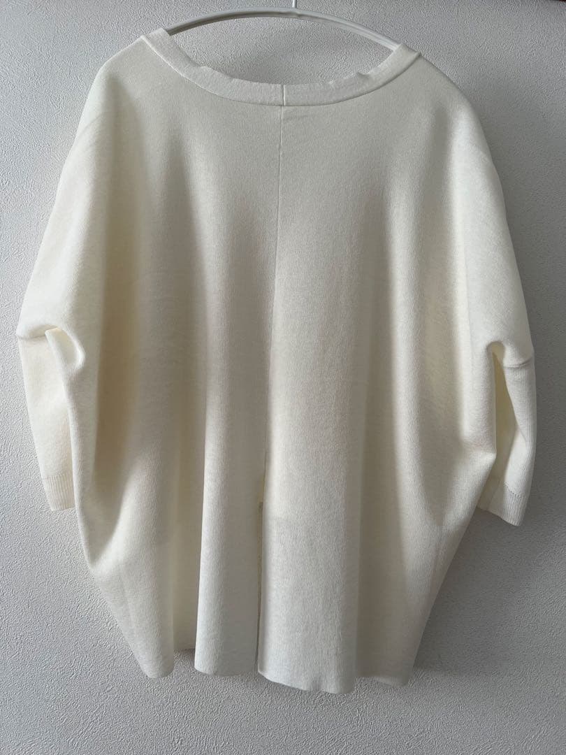 新品　BEARDSLEY サラッとカーディガン　ホワイト