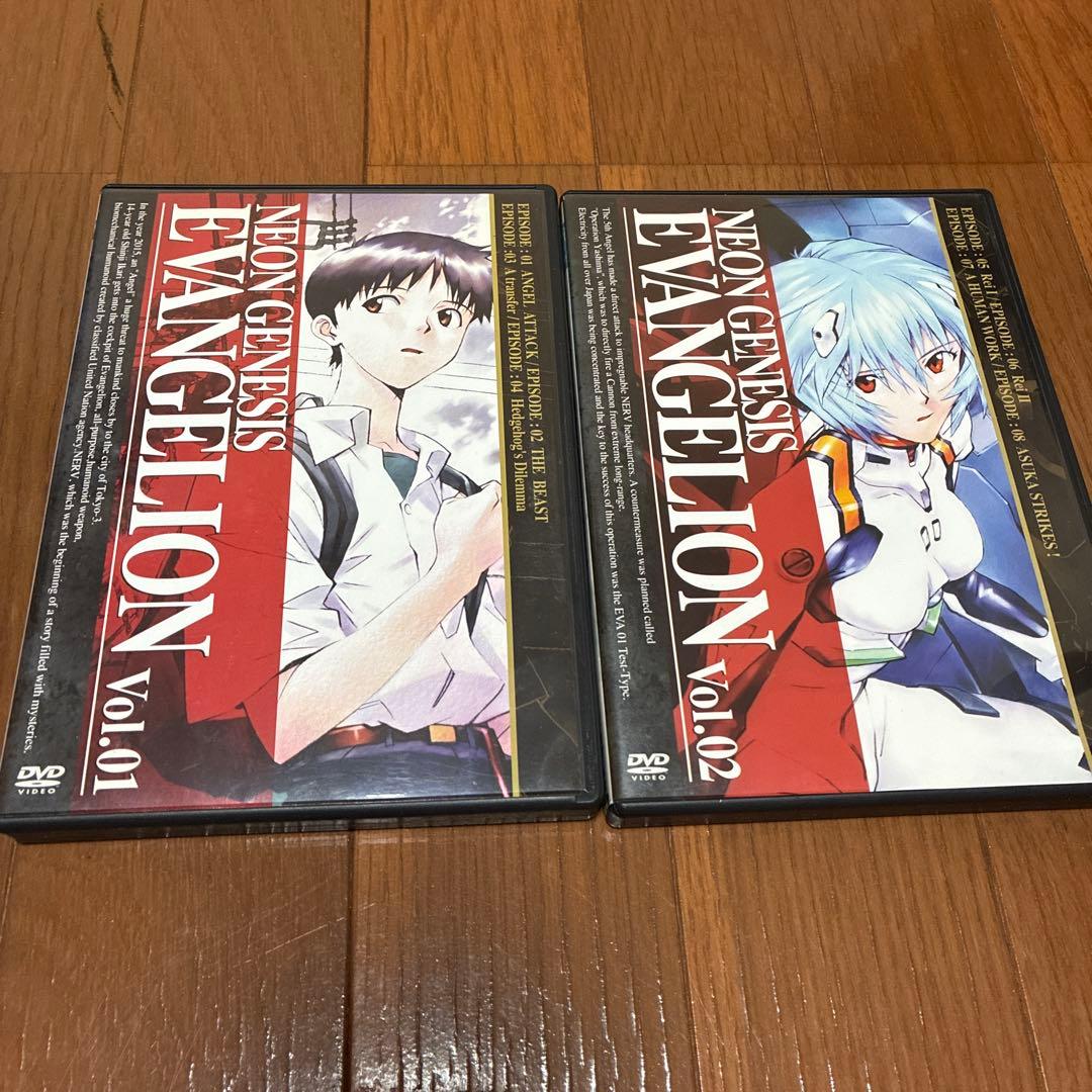エヴァンゲリオンのテレビ版全8巻と劇場版１巻の合わせて９巻セットです。