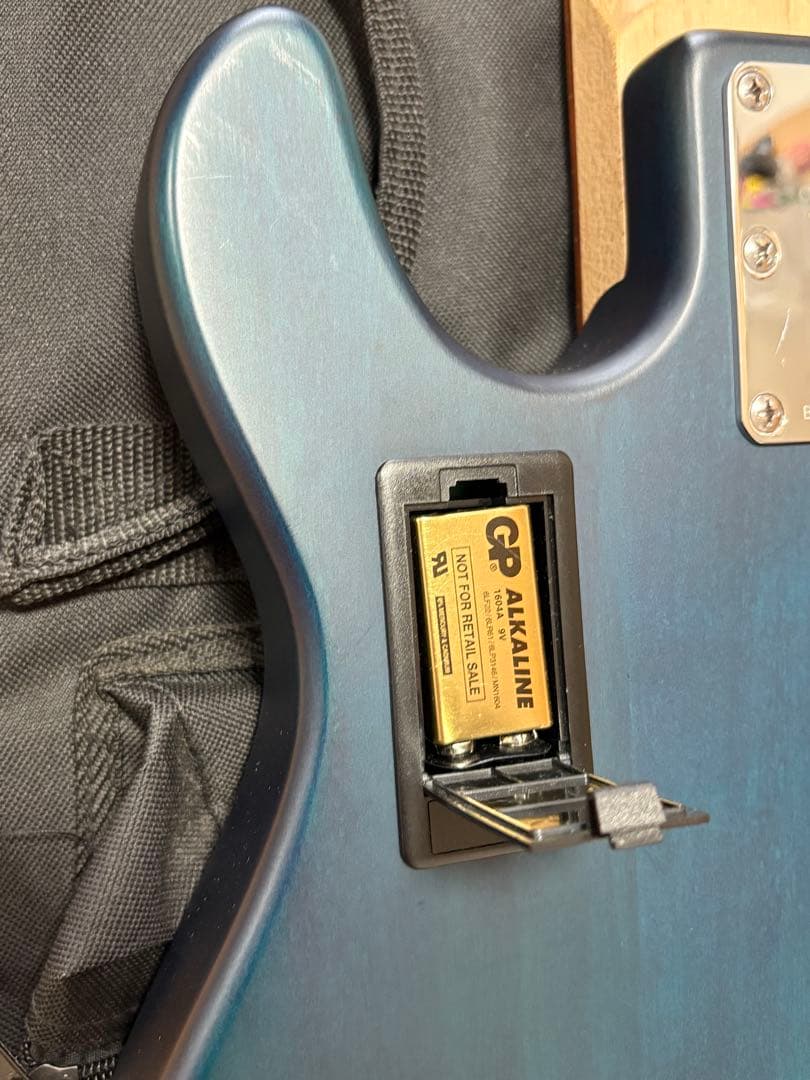 MUSICMAN sterling 5弦　ベース　程度良好　ケース付