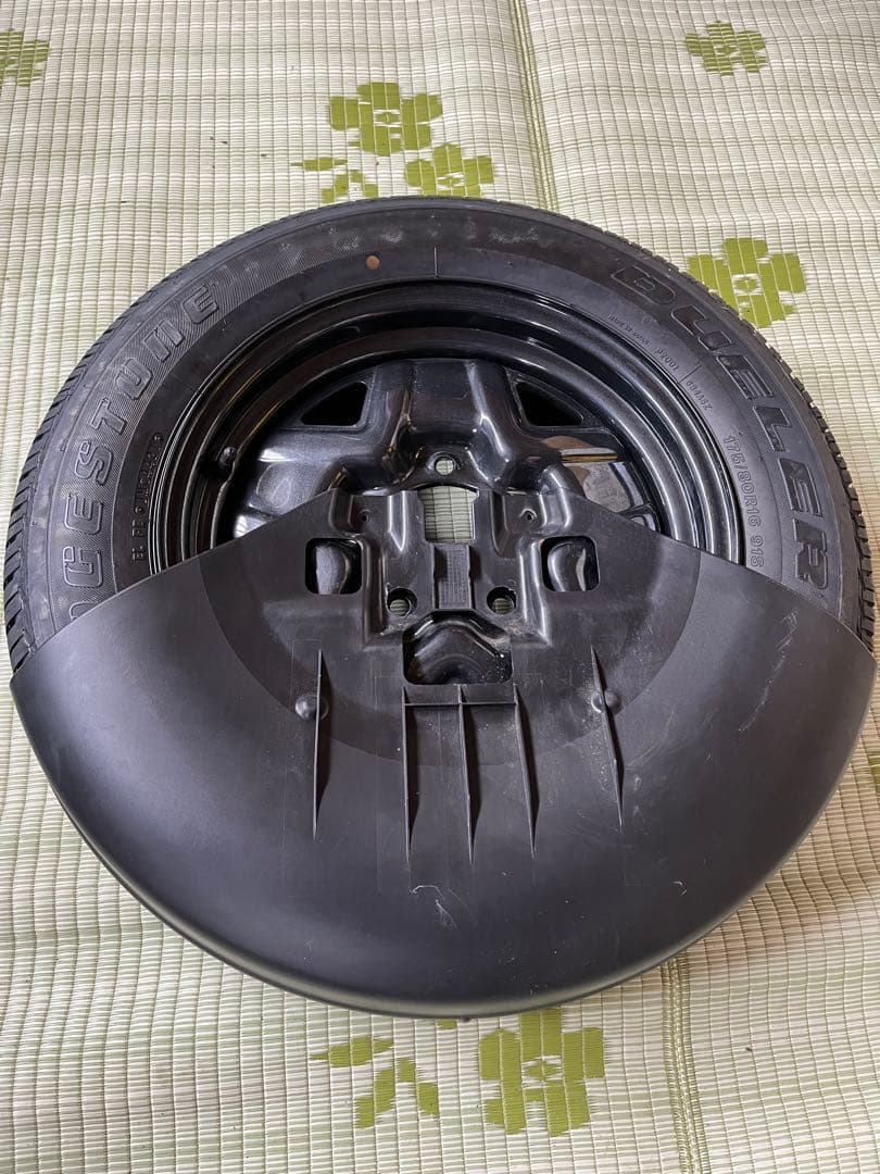 m*1様 ジムニーJB64 175/80R16スペアスチールホイー、タイヤ、カバ
