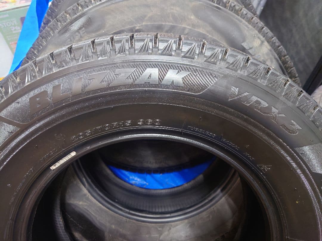 LRD2200312さん専用　ブリザック VRX3 205/70R15　2本　①