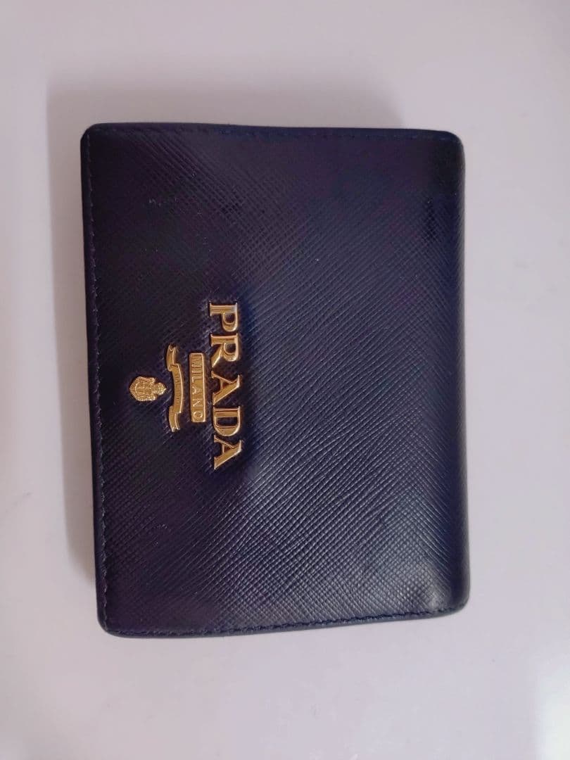 PRADA 二つ折り 財布 エピ レザー　ブラック