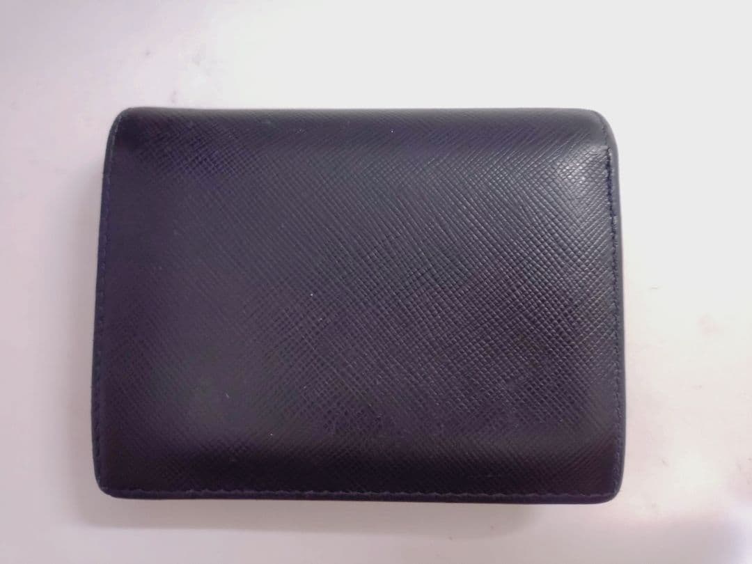 PRADA 二つ折り 財布 エピ レザー　ブラック
