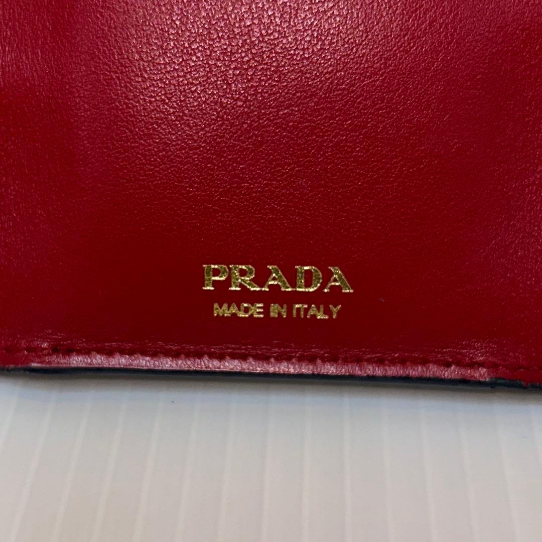 PRADA プラダ 三つ折り財布 正規品！
