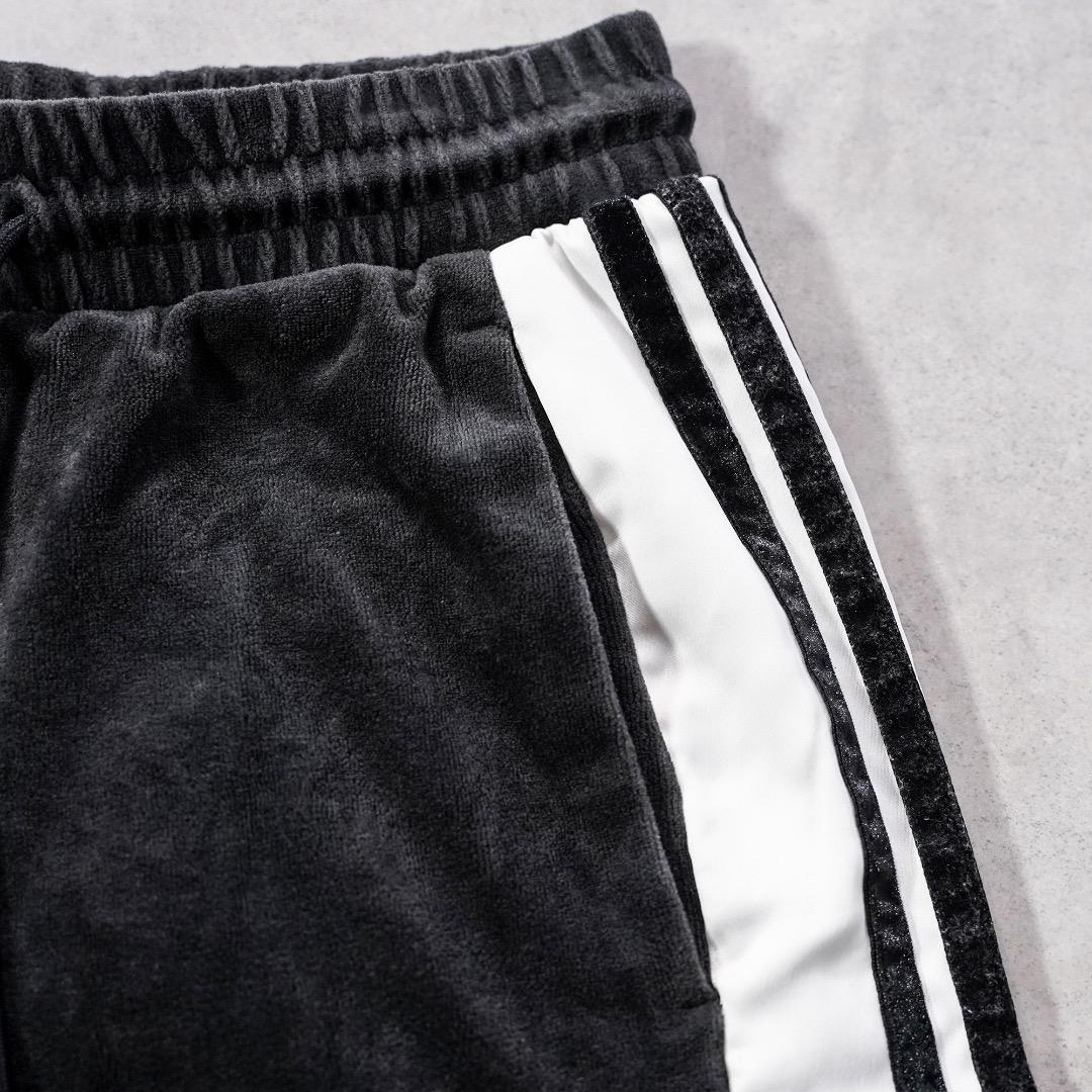 adidas アディダス トラックパンツ 古着 ロゼ ジェニー 黒 19643
