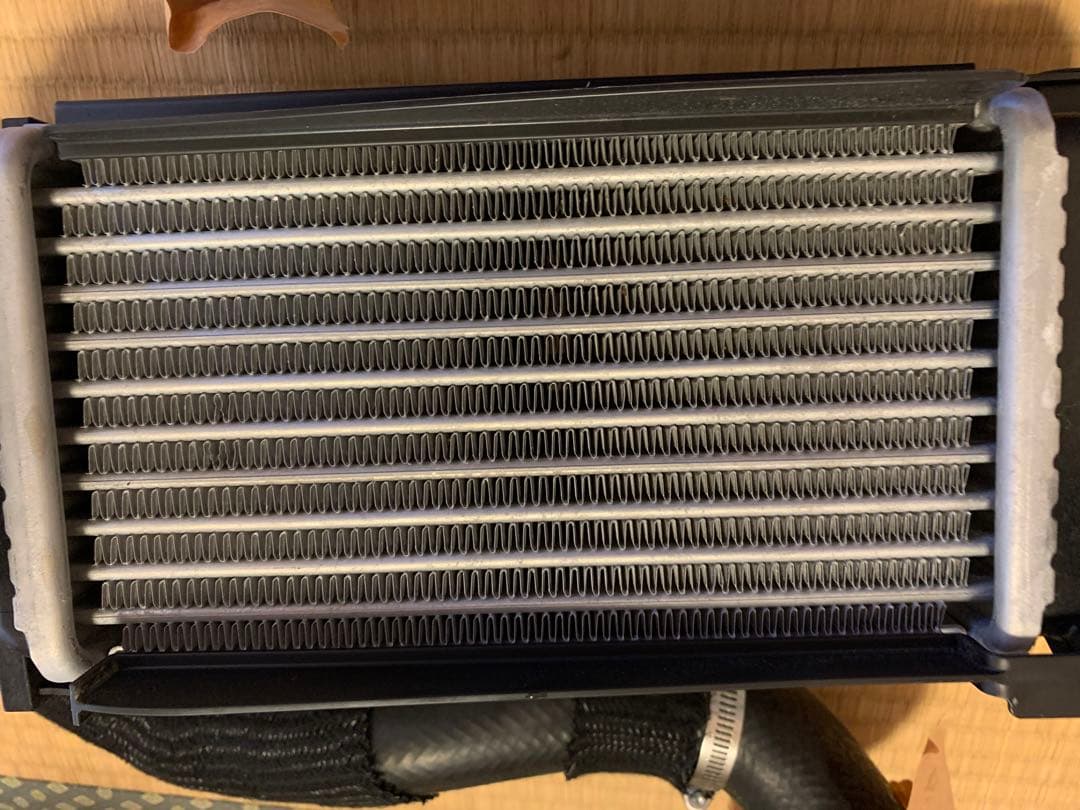 Taka様　検討品　jb64 純正インタークーラー　　流用に