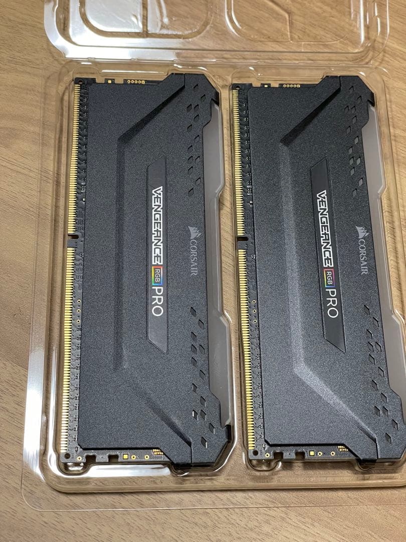 や*う様 動作確認済 美品 16GB Corsair Vengeance RGB