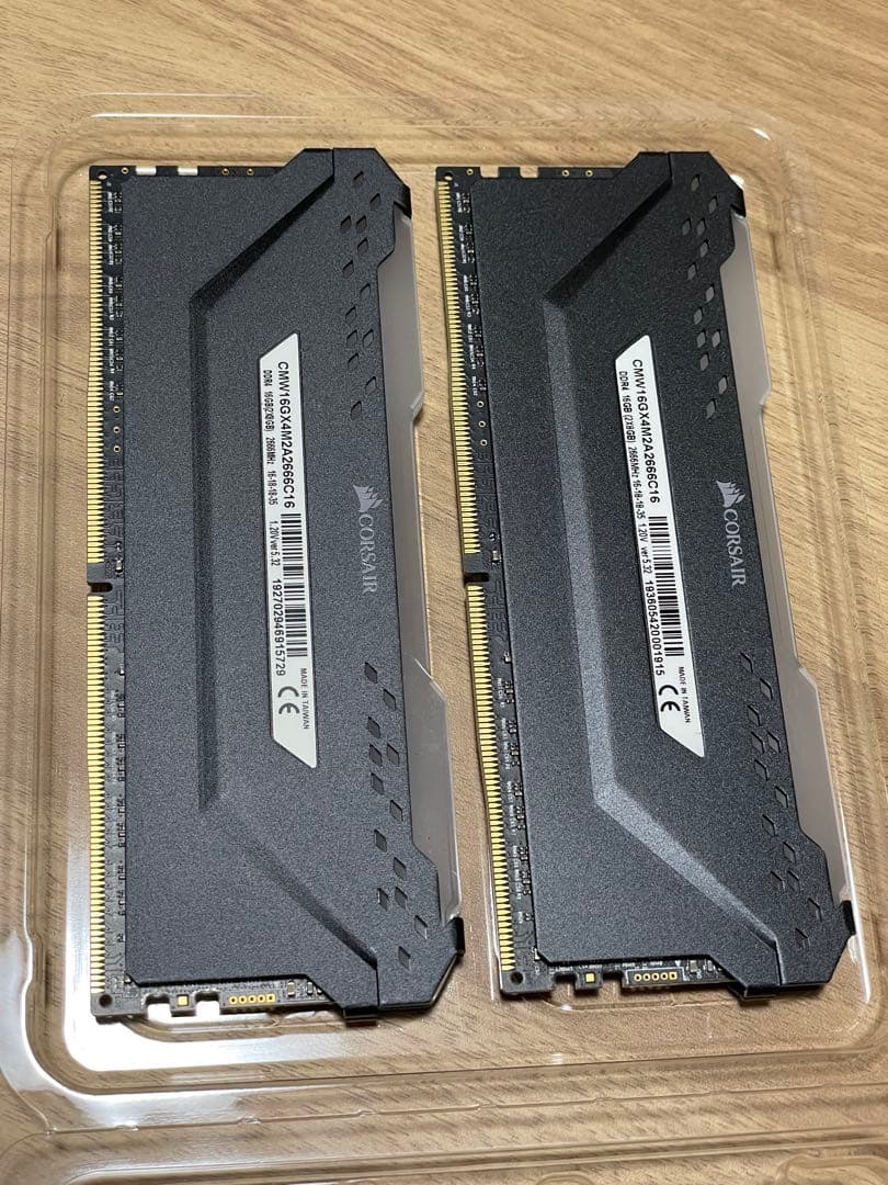 や*う様 動作確認済 美品 16GB Corsair Vengeance RGB