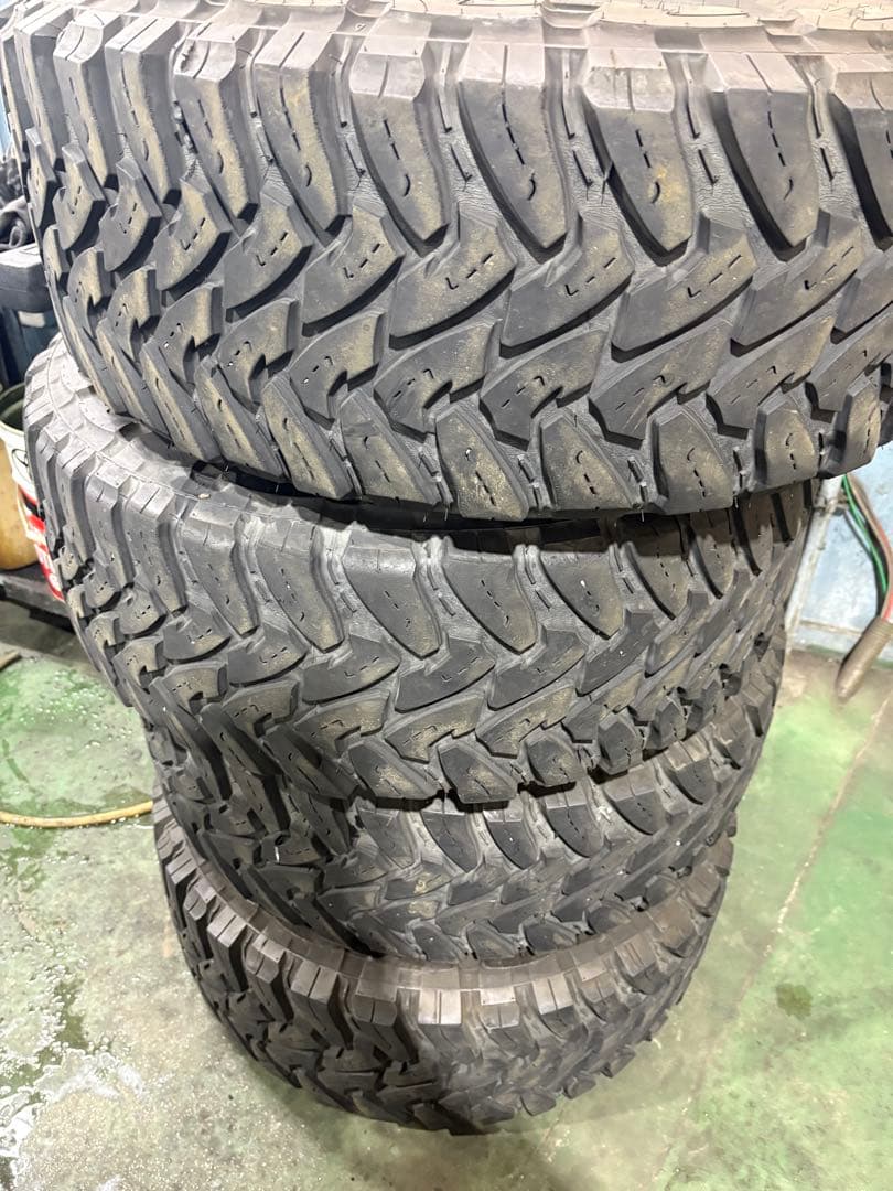 305/70R16 mtタイヤ