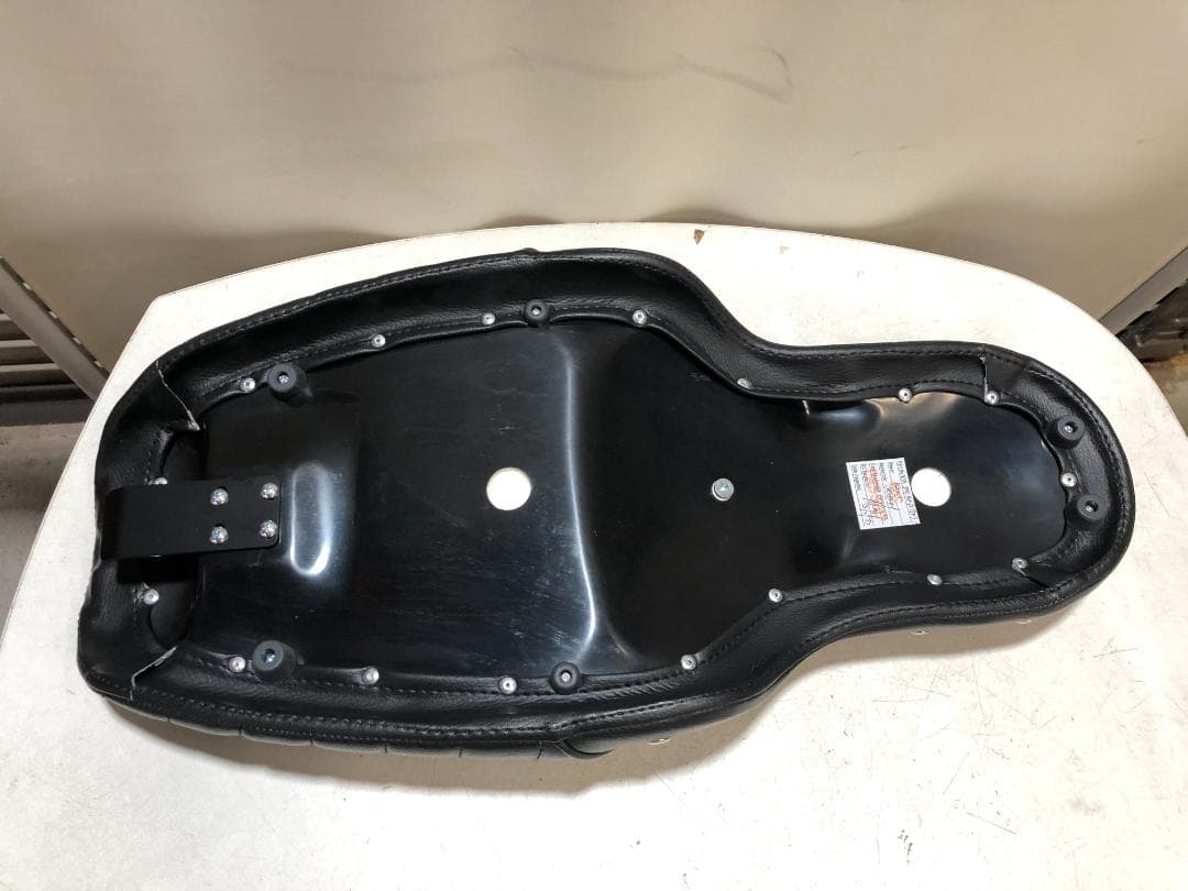 B23　250TR　新品　イージーライダース製　カスタムシート　キャブ車用