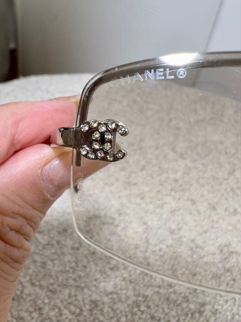 ラグジュアリーな輝き✧CHANEL シャネル サングラス 4093-B シルバー