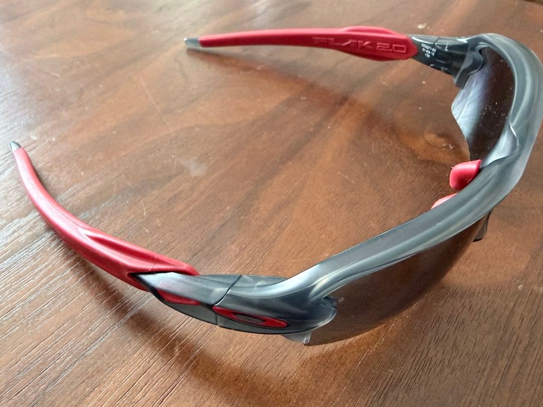 OAKLEY　サングラス 黒×赤　ケース、交換レンズ付