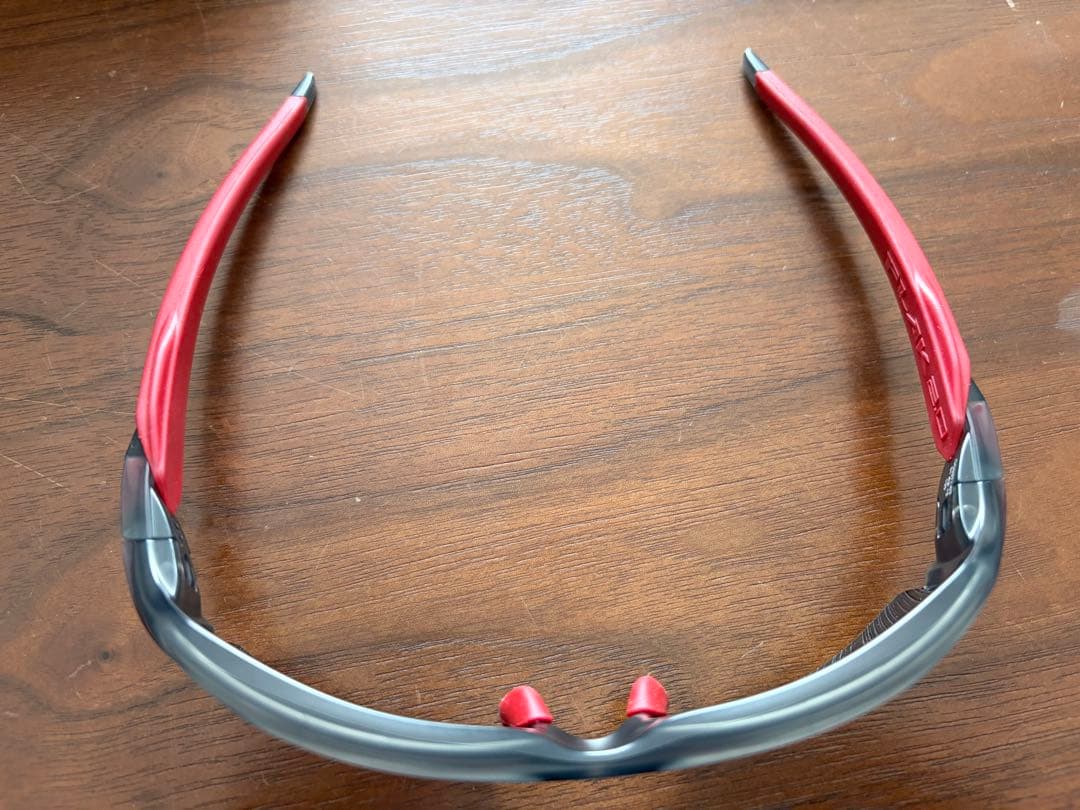 OAKLEY　サングラス 黒×赤　ケース、交換レンズ付