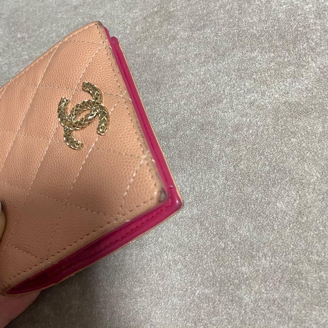 CHANEL キルティング ピンク 二つ折り財布　キャビアスキン