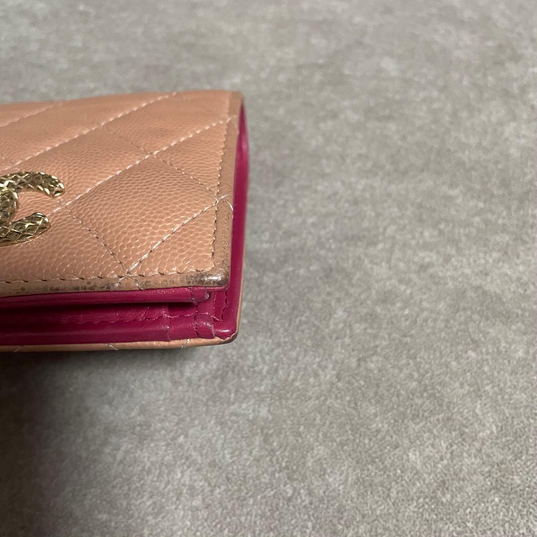 CHANEL キルティング ピンク 二つ折り財布　キャビアスキン