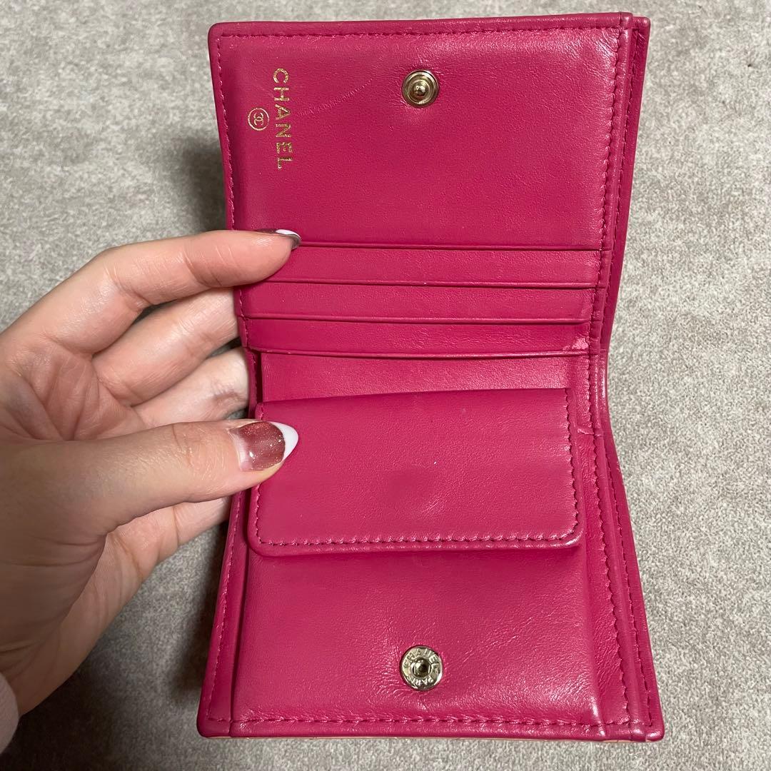 CHANEL キルティング ピンク 二つ折り財布　キャビアスキン