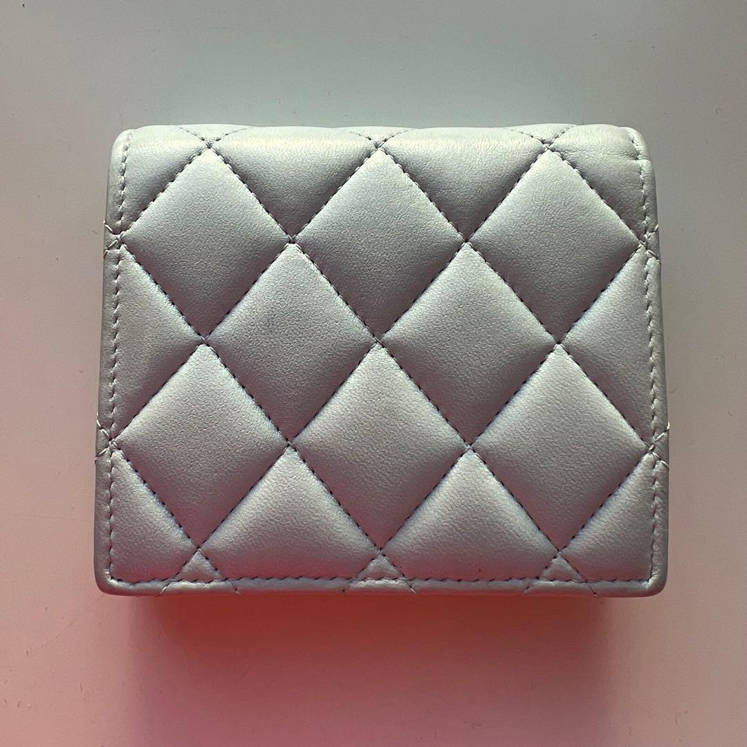 シャネル CHANEL ラムスキン ン マトラッセ 二つ折り財布 コンパクト財布