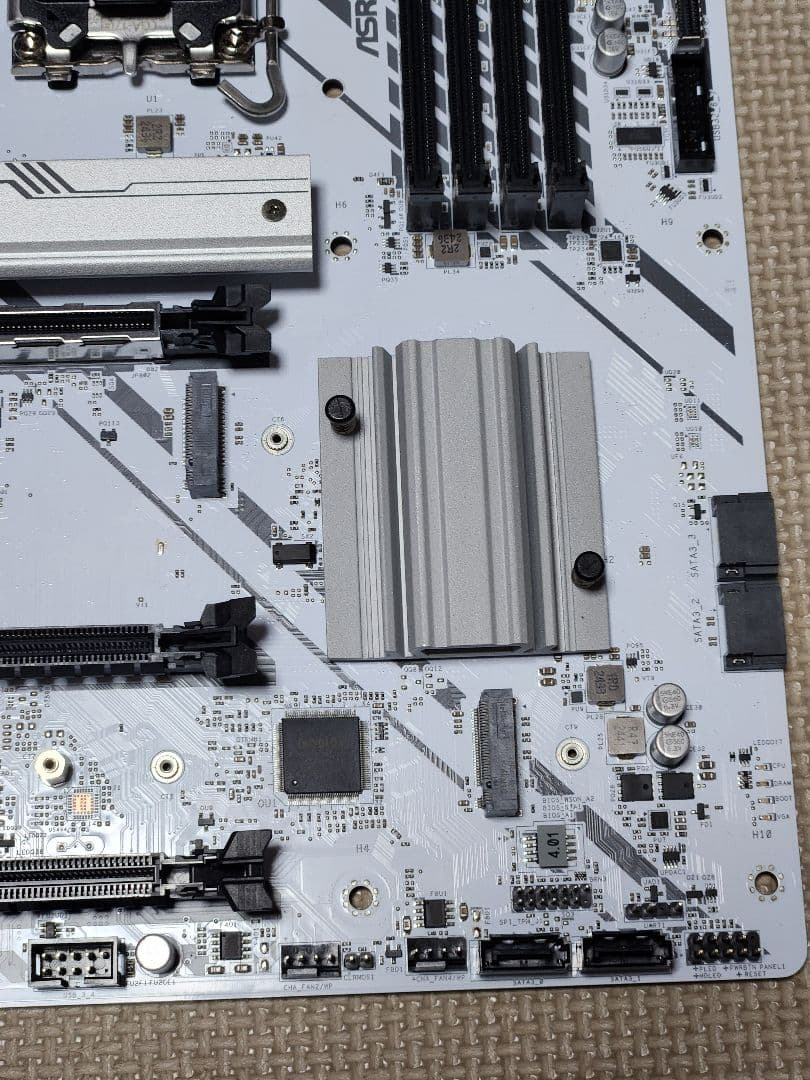 ASRock B760 PRO RS/D4 WiFi White マザーボード