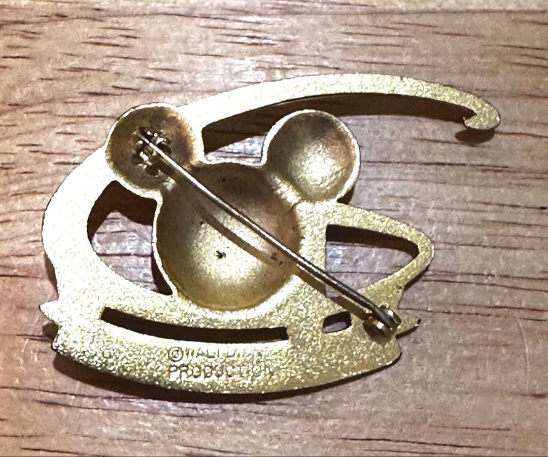希少:Walt Disney ワールド　 ゲストリレーションズピンバッジ