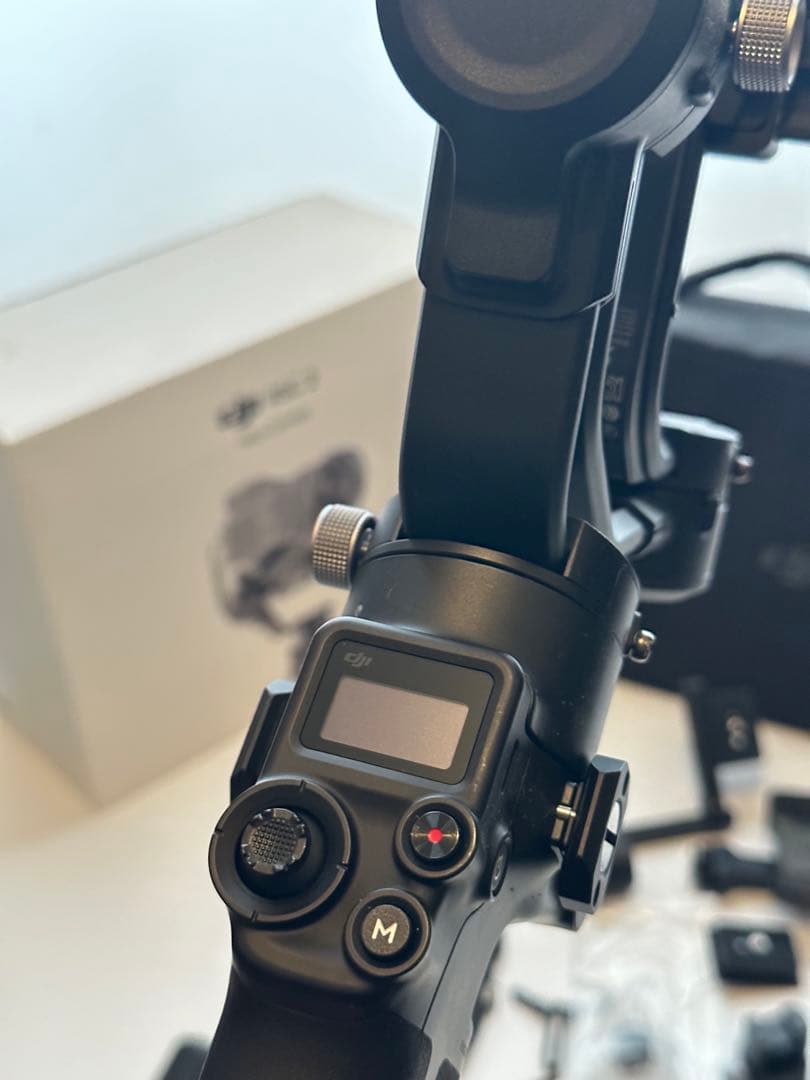 DJI RONIN RSC2 PRO COMBO スタビライザー　一眼　ジンバル
