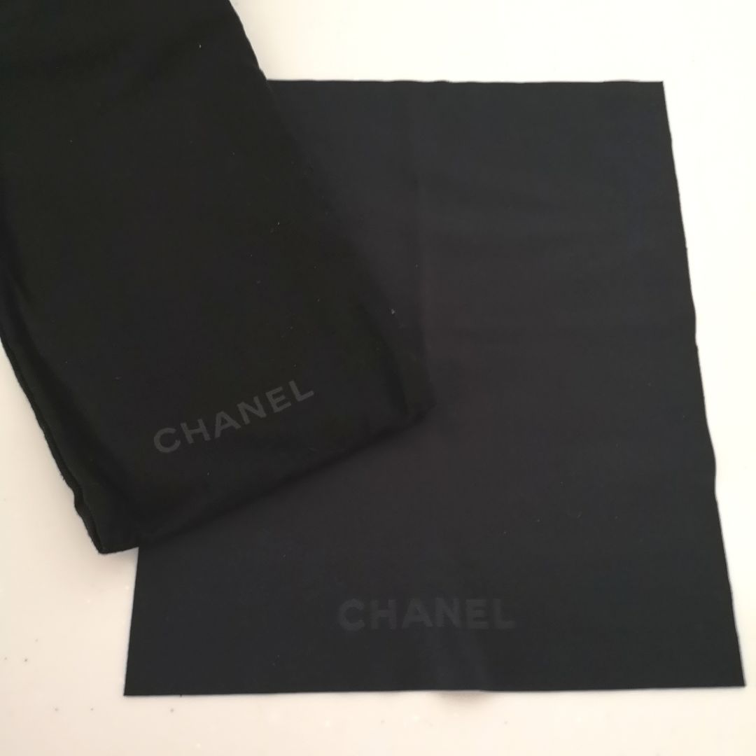 CHANEL ロゴ付き サングラス