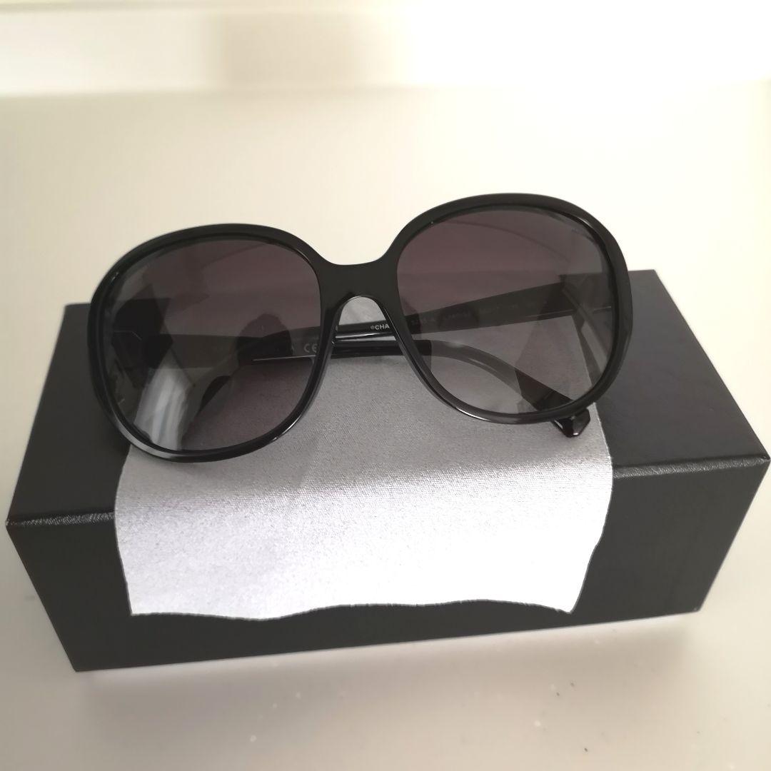 CHANEL ロゴ付き サングラス