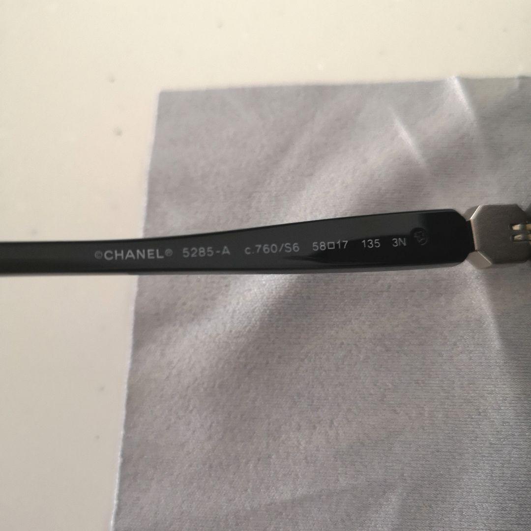 CHANEL ロゴ付き サングラス