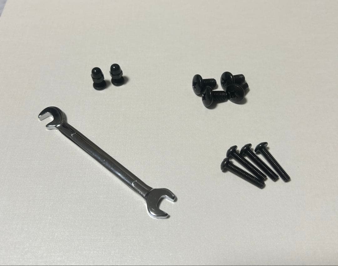 ニトリ 突っ張り壁面収納ワードローブNポルダ ミドルブラウン