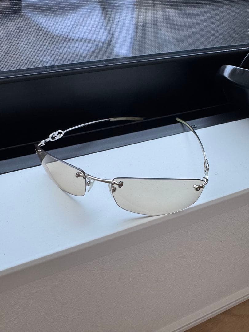 GUCCI メタルフレーム サングラス