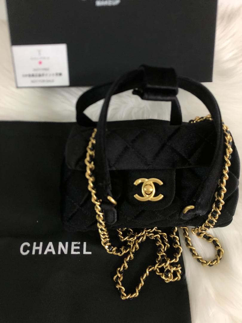 ハンドバッグ　ゴールドブランドロゴ　超美品ショルダーバッグ　未使用　レディース
