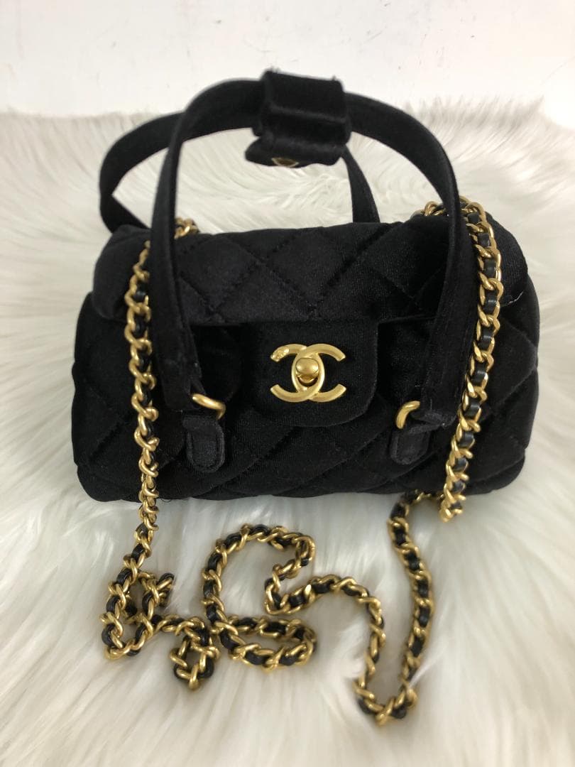 ハンドバッグ　ゴールドブランドロゴ　超美品ショルダーバッグ　未使用　レディース