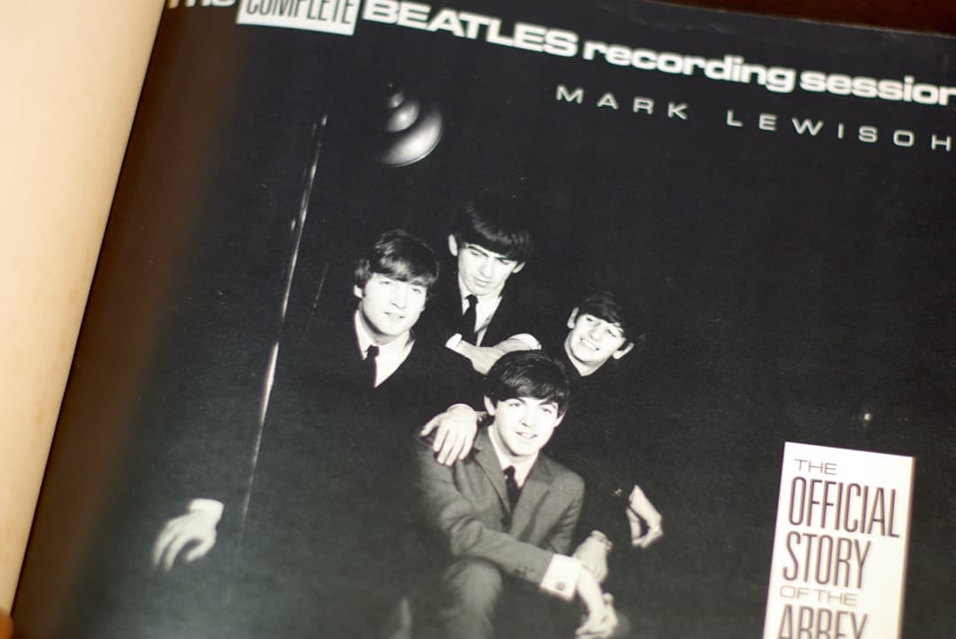 洋書 THE BEATLES RECORDING SESSIONS