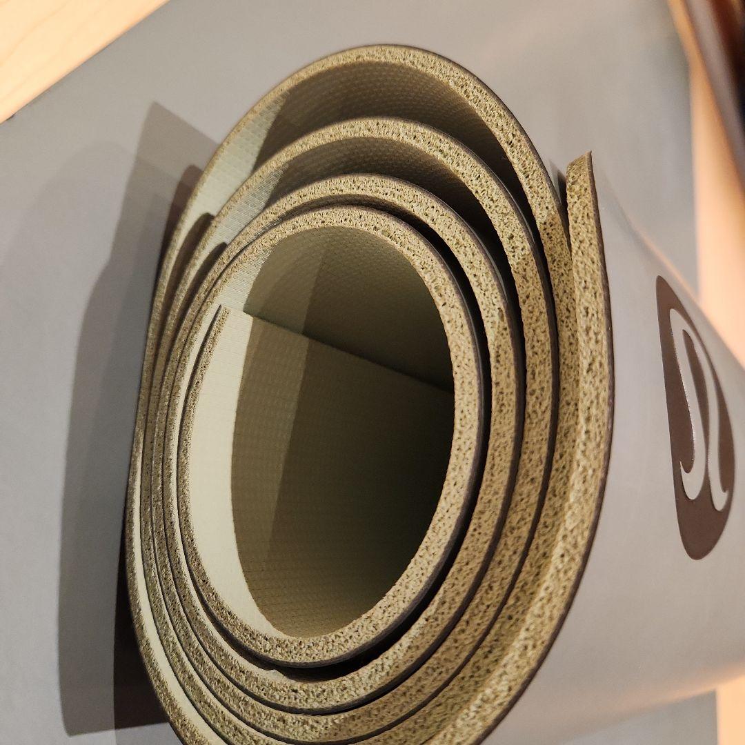 【最終価格】Lululemon ヨガマット ５ミリ