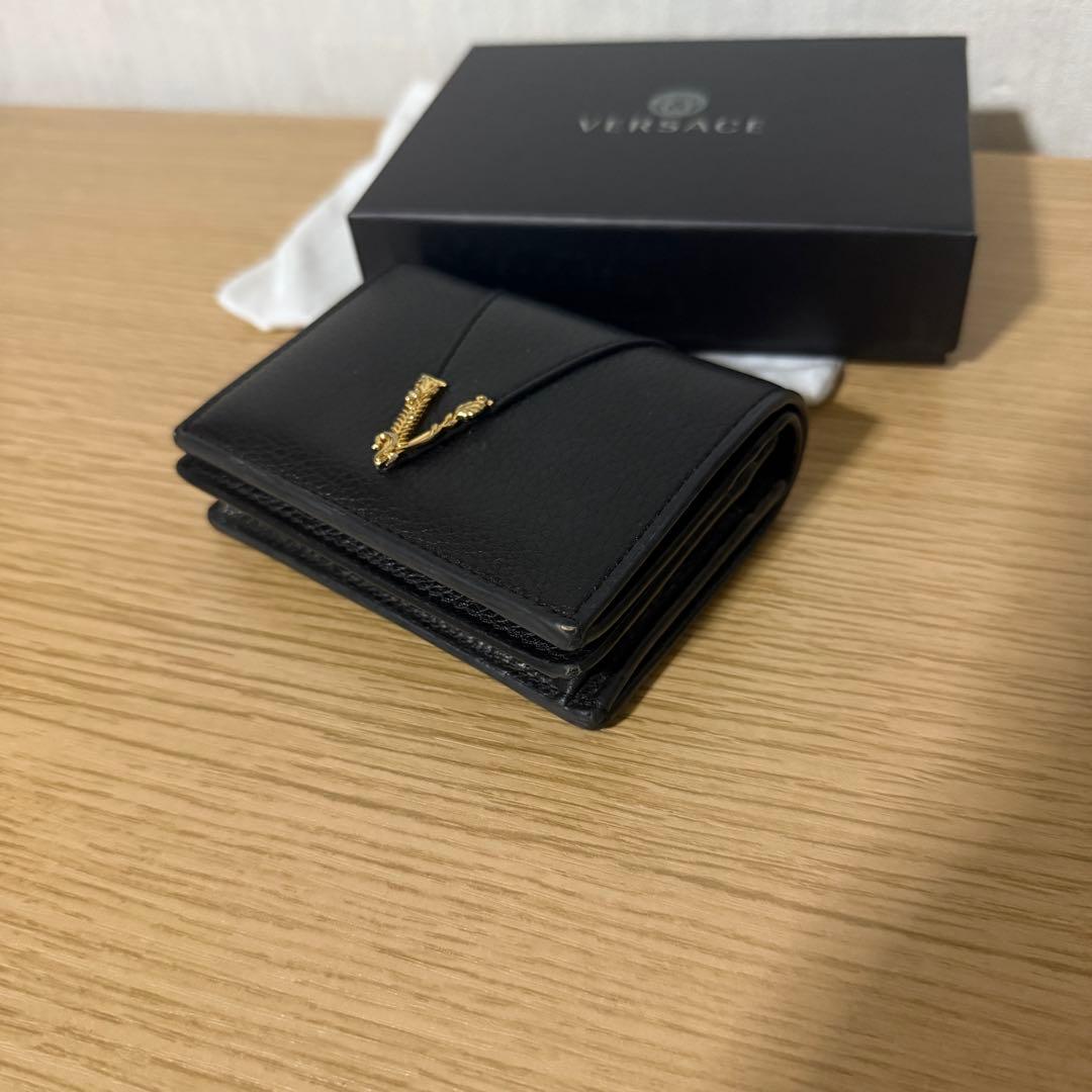 VERSACE ブラック 二つ折り財布　ベルサーチ