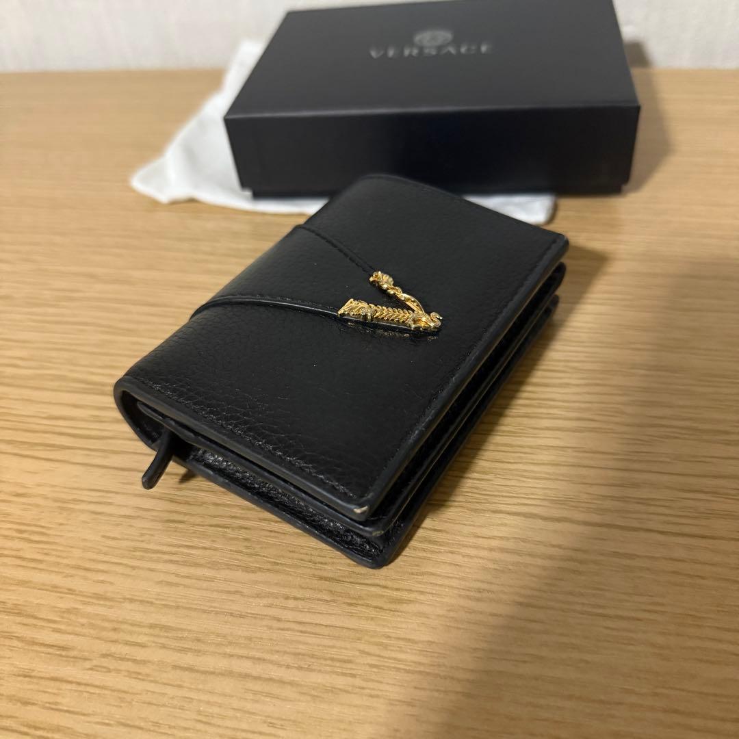 VERSACE ブラック 二つ折り財布　ベルサーチ