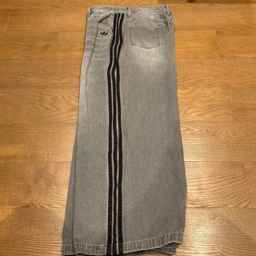 新品 アディダス adidas レディース・ワイドデニムパンツ 30インチ