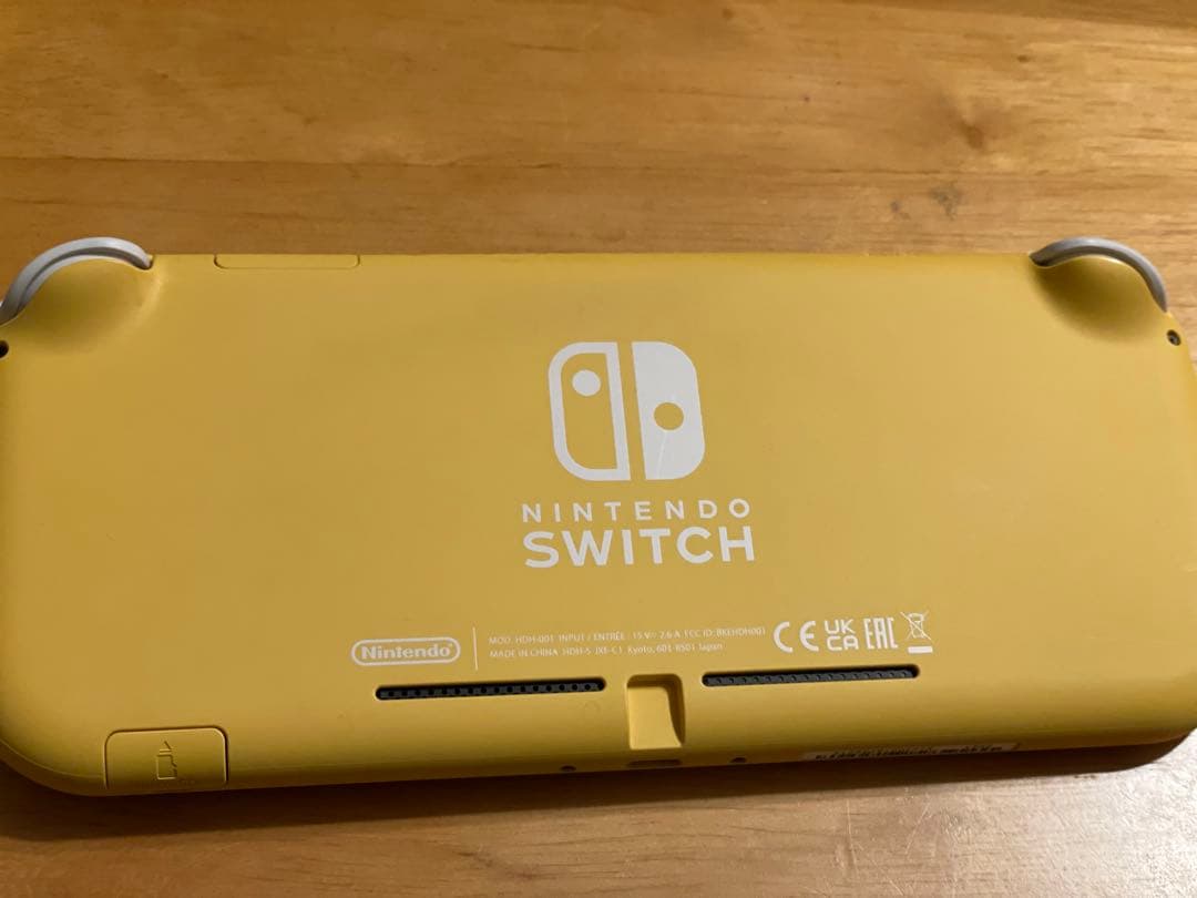 Nintendo Switch Lite イエロー 本体　充電器、外箱付き