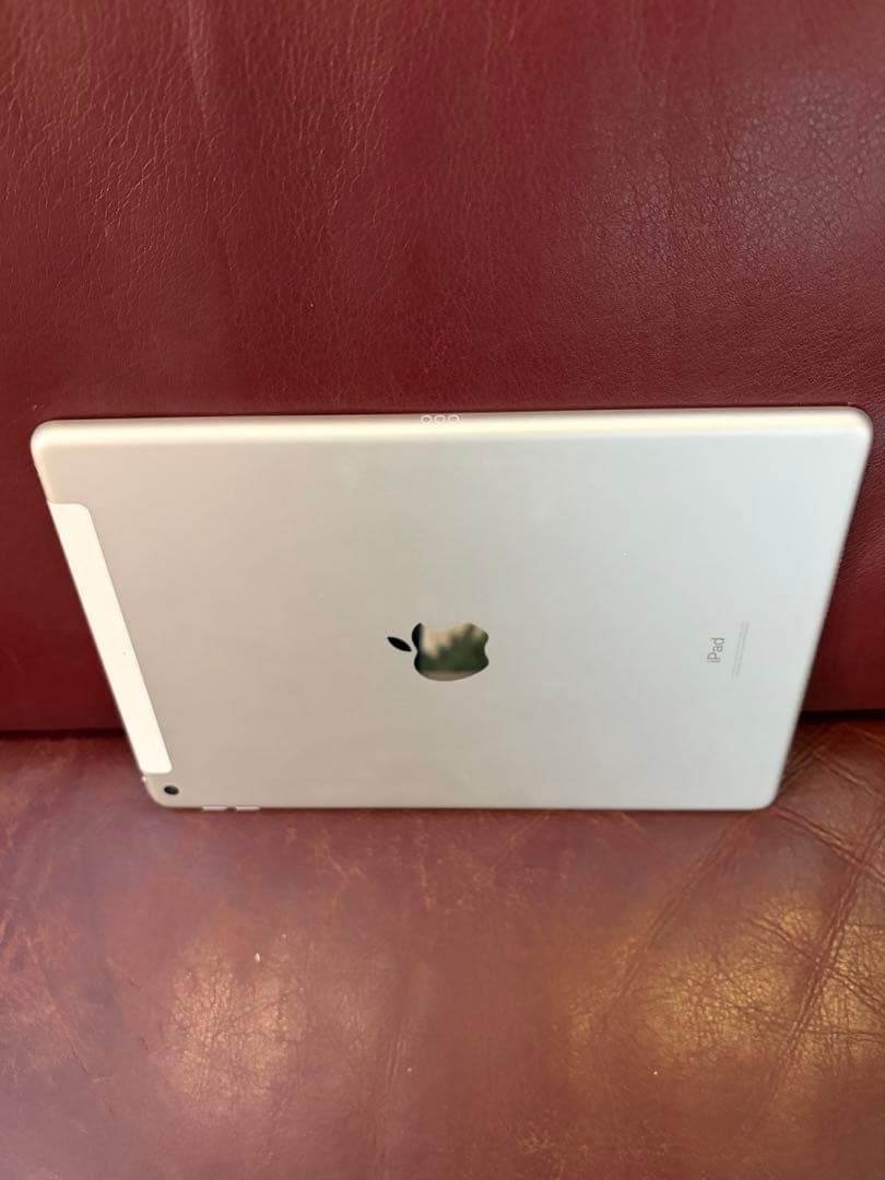 【美品】Apple iPad 8世代 32GB SIM フリー