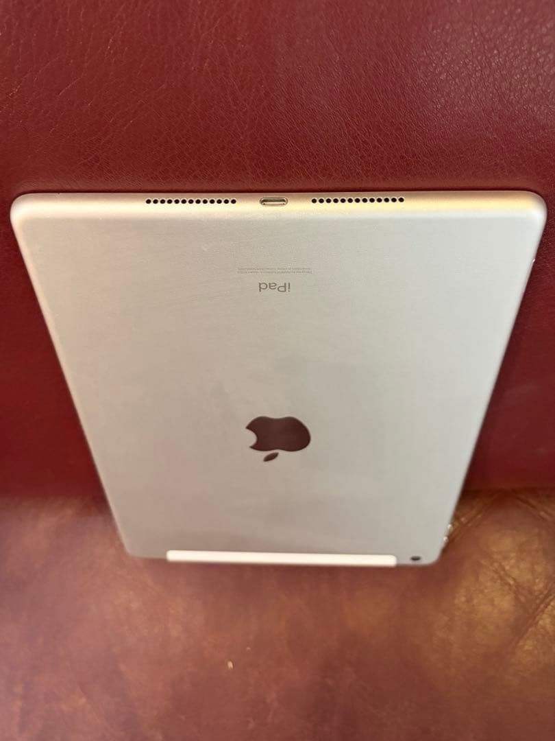 【美品】Apple iPad 8世代 32GB SIM フリー